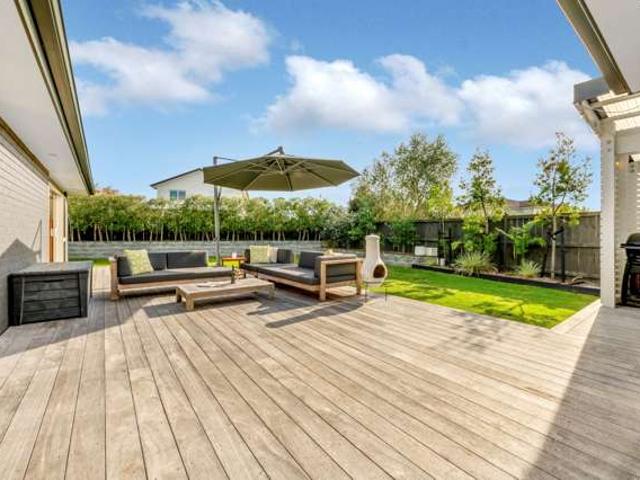 House for sale in Beachlands
