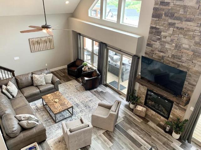 House for sale in Stone, Missouri
