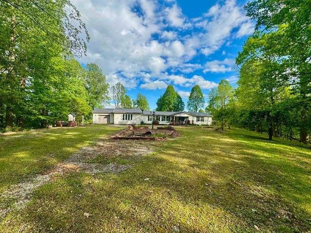 House for sale in Gandeeville, West Virginia