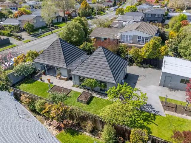 House for sale in Chaslands, Canterbury