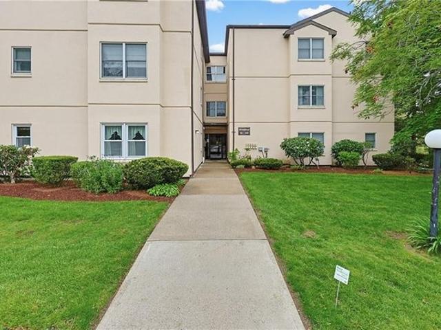Condo for sale in Cumberland, Rhode Island