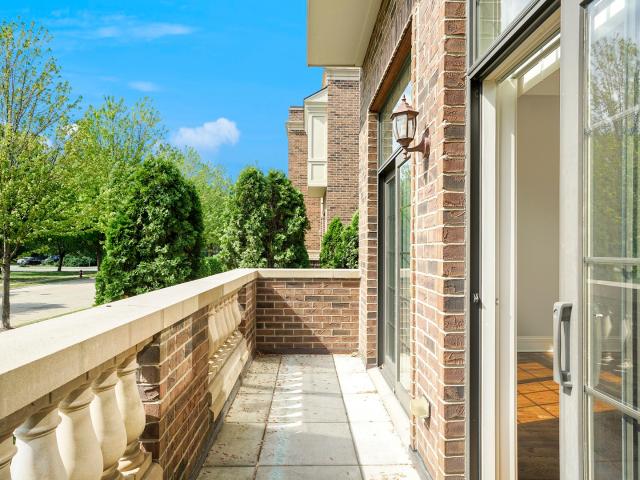 Townhouse for sale in Arlington Heights, Illinois