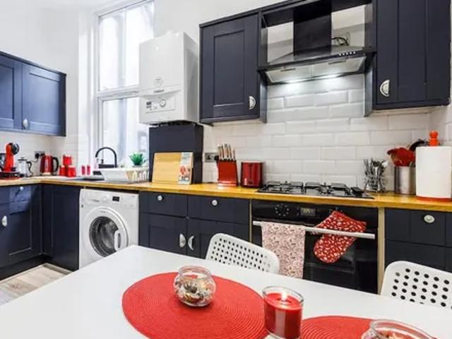 Apartment for rent in West Kensington, Greater London