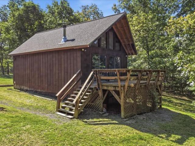 House for sale in Berkeley Springs, West Virginia