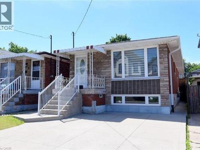 House for sale in Ancaster, Ontario