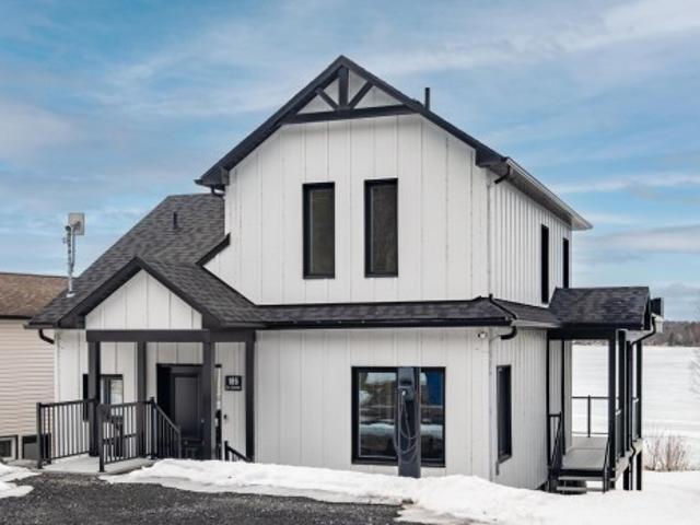 House for sale in Memphrémagog, Quebec