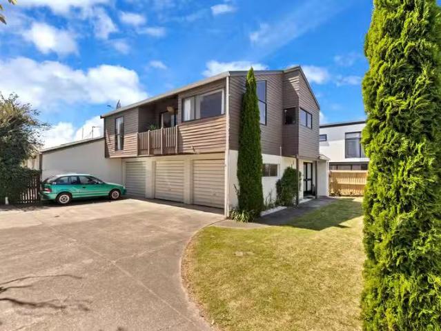House for sale in Heathcote, Canterbury