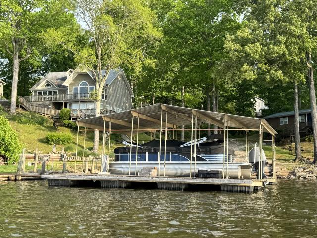 House for sale in Waverly