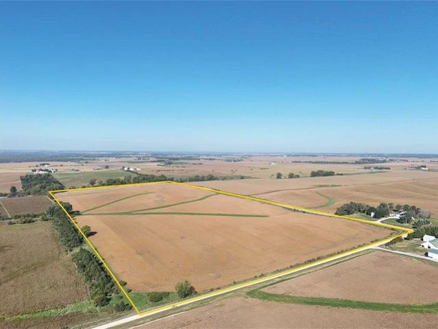 Farm for sale in Cedar, Iowa