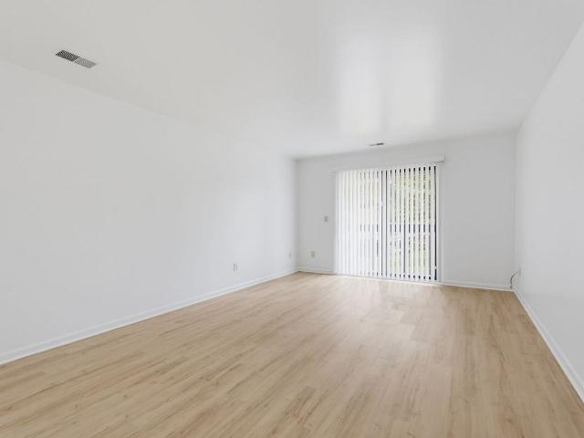 Apartment for rent in Fraser, Michigan