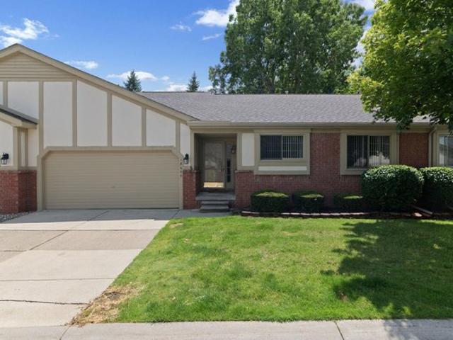 Condo for sale in Clinton Township, Michigan