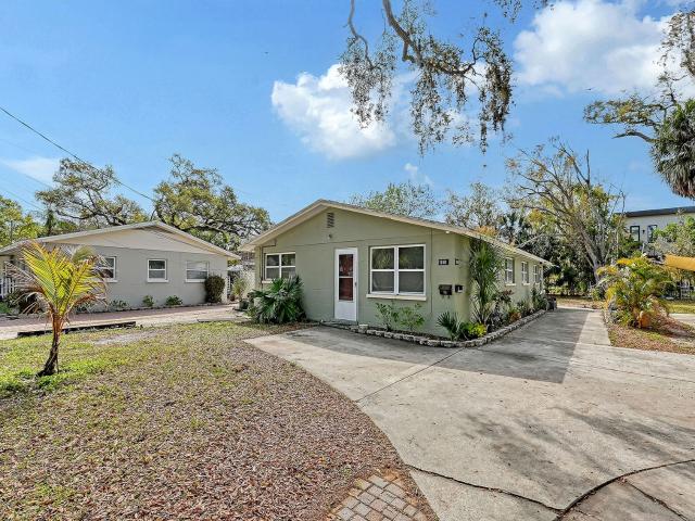 Duplex for sale in Sarasota, Florida