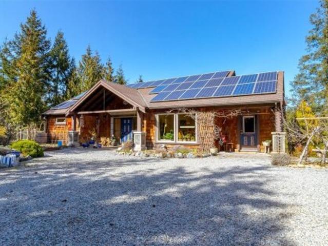 Property for sale in Qualicum Beach, British Columbia