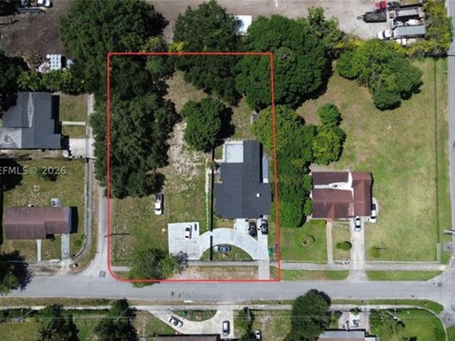 House for sale in Tradewinds Trailer Park, Miami