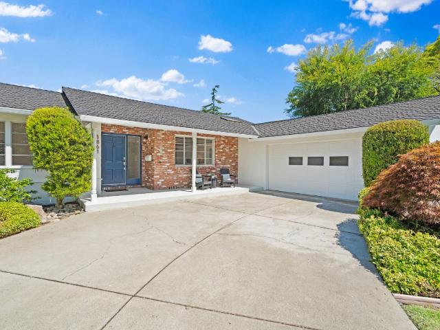 House for sale in Mountain View
