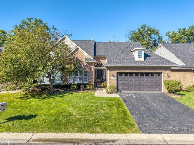 Condo for sale in Walled Lake, Oakland County