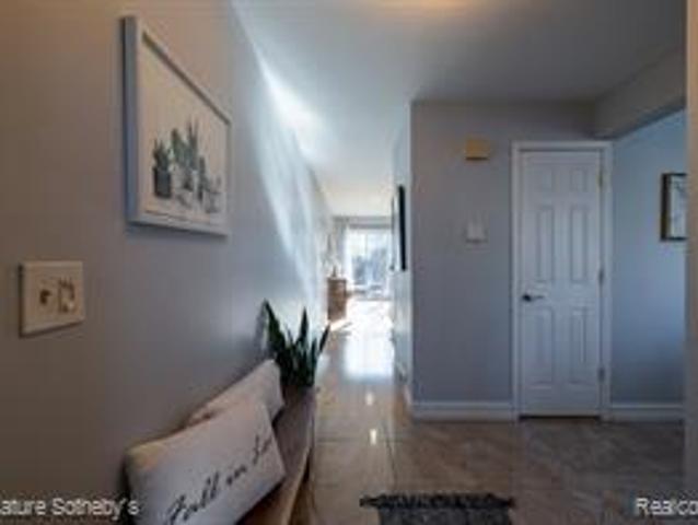 Condo for sale in Royal Oak, Michigan
