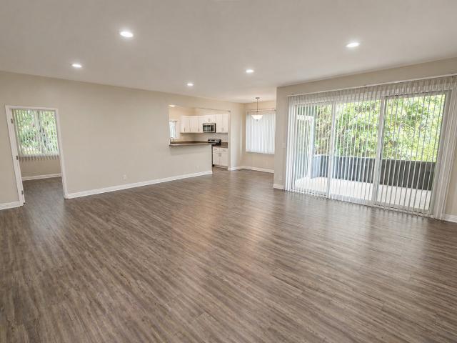 Apartment for rent in Canoga Park, California
