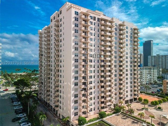 Condo for sale in Hallandale, Florida