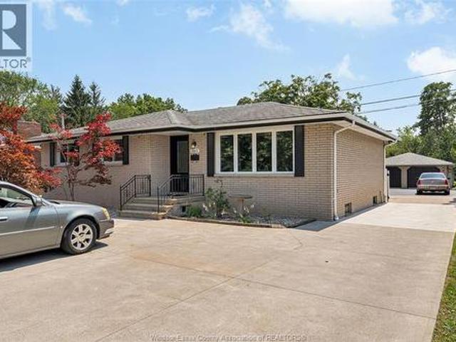 House for sale in Ontario