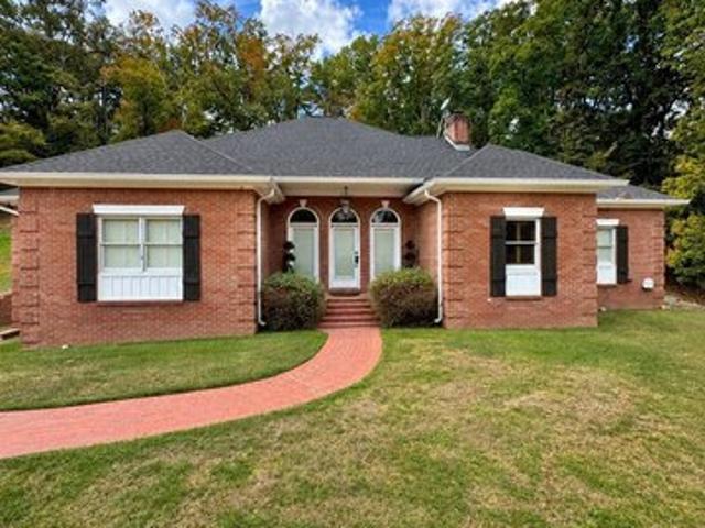 House for sale in Grenada, Grenada County