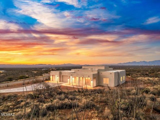 House for sale in Vail, Arizona