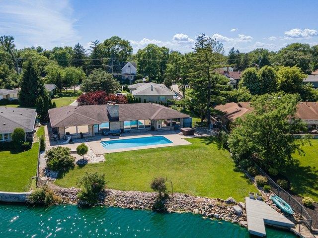 House for sale in Des Plaines, Illinois