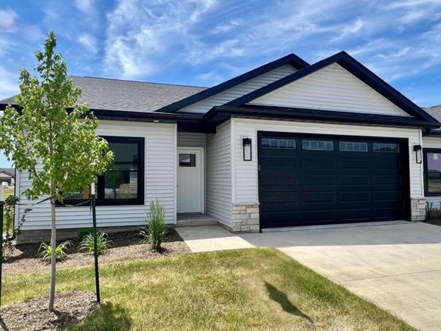 Townhouse for sale in Eldridge, Iowa