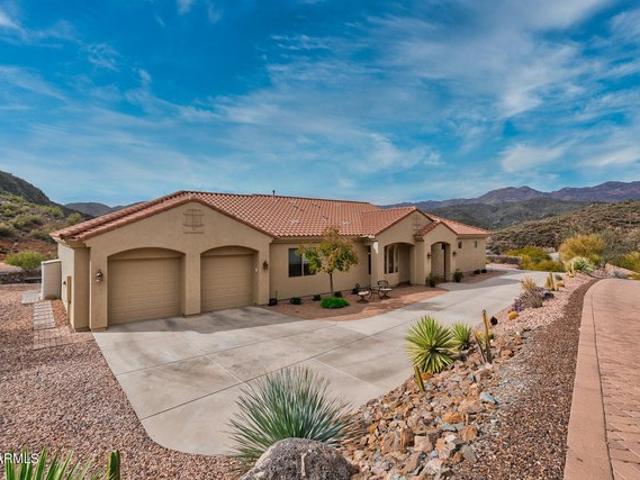 House for sale in Black Canyon City, Arizona