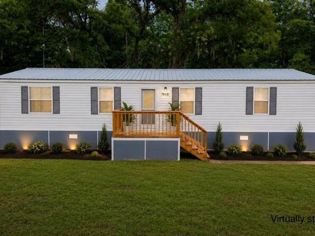 House for sale in Suwannee, Florida