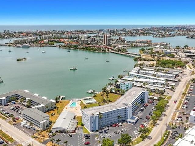 Condo for sale in South Pasadena, Florida