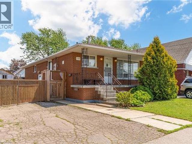 House for sale in Ancaster, Ontario