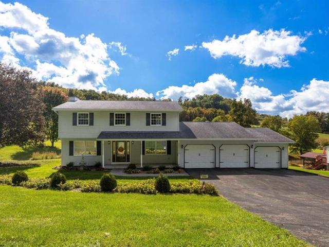 House for sale in Mount Clare, Macoupin County