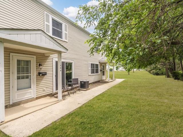 Condo for sale in Bartlett, Illinois