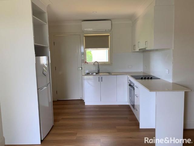 Granny Flat for rent in Garfield, Goulburn