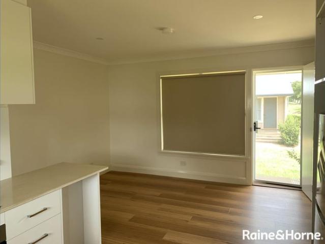 Granny Flat for rent in Garfield, Goulburn