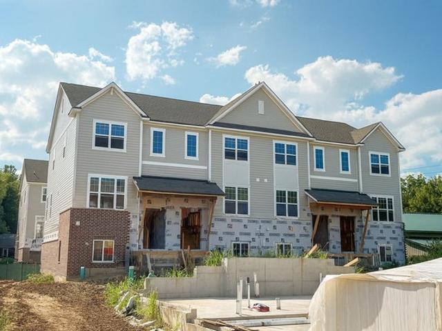 Townhouse for sale in Des Plaines, Illinois