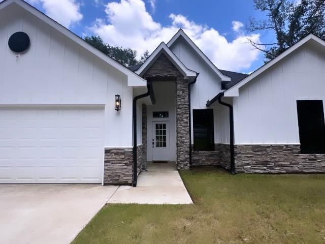 House for sale in Eustace