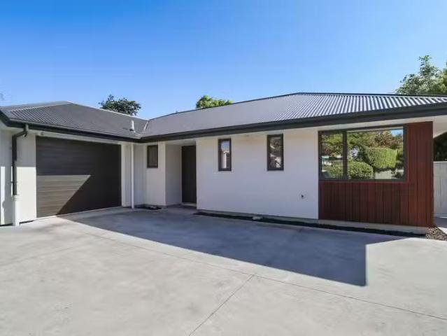 House for sale in Chaslands, Canterbury