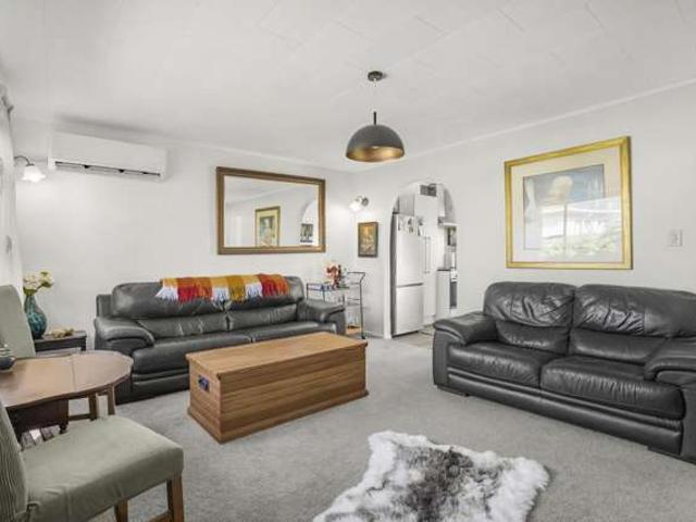 Apartment for sale in Wainuiomata, Lower Hutt