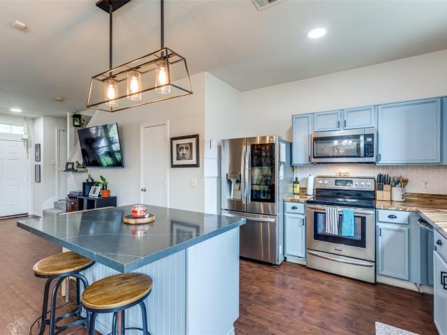 Townhouse for sale in Elgin