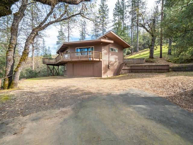 House for sale in Shasta, California