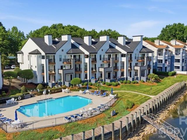 Condo for sale in Cornelius, Mecklenburg County