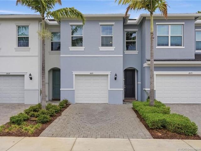 Townhouse for sale in Stuart, Florida