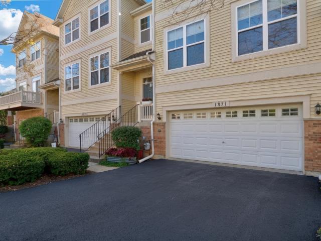 Townhouse for sale in Grayslake, Lake County