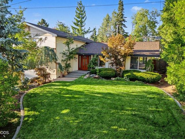 House for sale in Oregonia