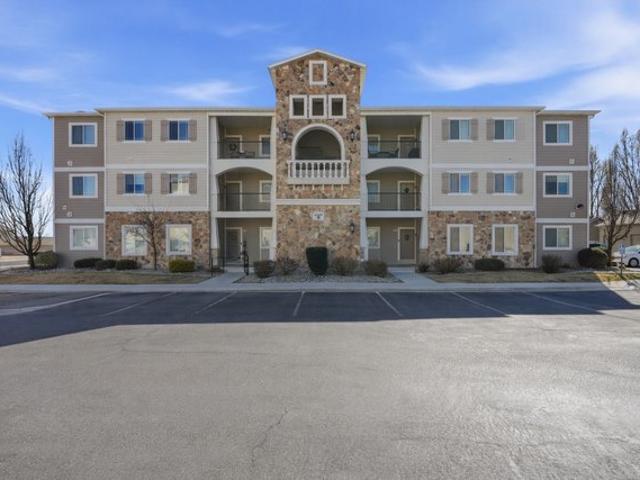 Condo for sale in Saratoga Springs, Utah