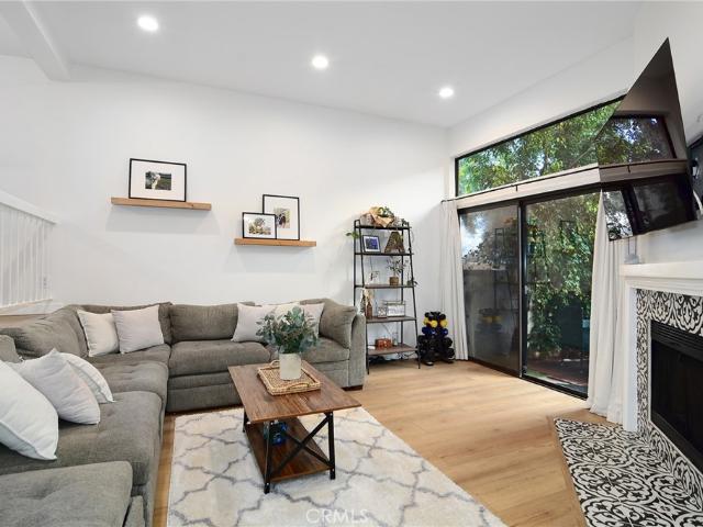 Townhouse for sale in Tarzana Neighborhood Council District, Canoga Park