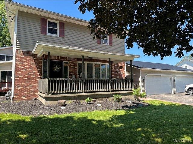 House for sale in Niagara, New York