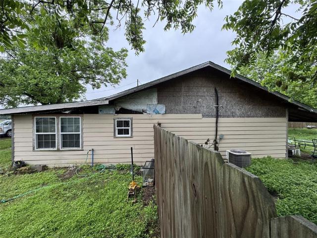House for sale in Navarro, Texas